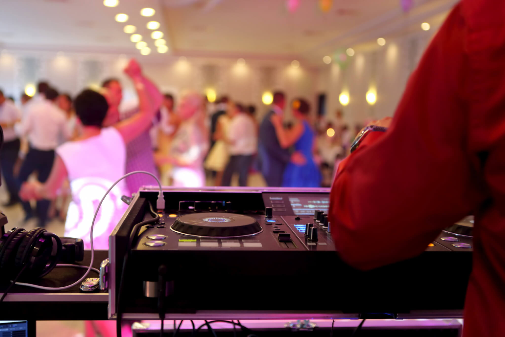How To Create Perfect Wedding Playlists